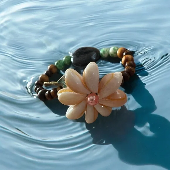 Island inspired crystal bracelet - Picture 3 of 3